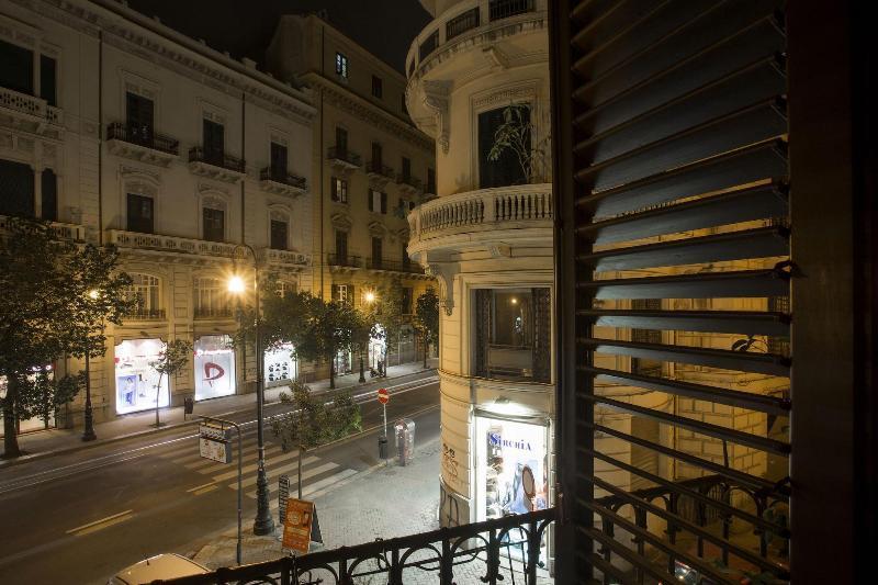 Aquarooms Luxury Suites パレルモ エクステリア 写真